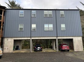 35787 Brooten Rd in Pacific City, OR - Building Photo