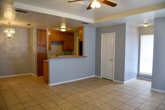 602 Crestridge Ct in Decatur, TX - Foto de edificio - Building Photo