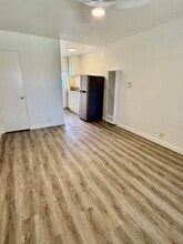11511 Rochester Ave in Los Angeles, CA - Building Photo - Building Photo