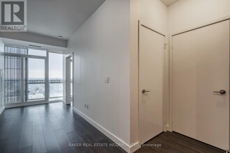 15-2715 Roehampton Ave in Toronto, ON - Building Photo - Building Photo