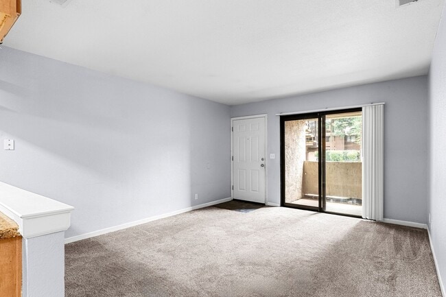 1114 Nord Ave in Chico, CA - Building Photo - Building Photo