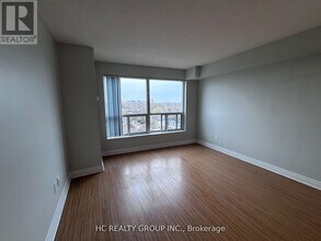 188 Doris Ave in Toronto, ON - Building Photo - Building Photo