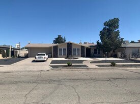 10609 Lakewood Ave in El Paso, TX - Building Photo