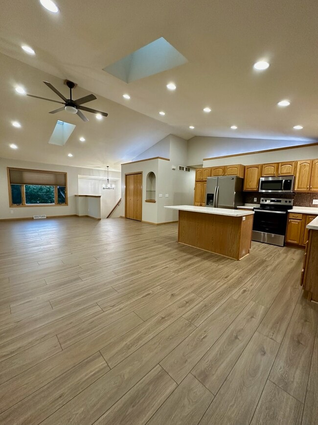property at 6720 Windsor Ridge Ln
