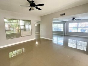 1112 Wild Cherry Ln in Wellington, FL - Building Photo - Building Photo