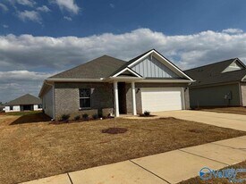 12660 Whitcomb Cir in Athens, AL - Building Photo