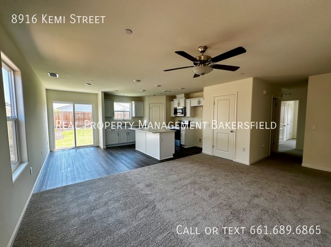 8916 Kemi St in Bakersfield, CA - Building Photo - Building Photo