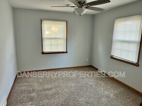 4126 Newcastle Dr in Sylvania, OH - Building Photo - Building Photo