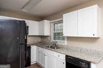 4908 Sugar Valley Rd in Mableton, GA - Building Photo - Building Photo