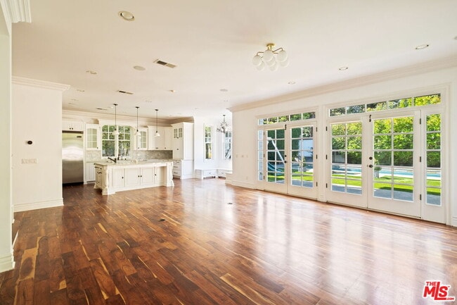 765 N Almar Ave in Los Angeles, CA - Building Photo - Building Photo