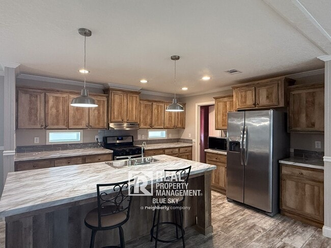 19212 Livengood Rd in Lutz, FL - Building Photo - Building Photo