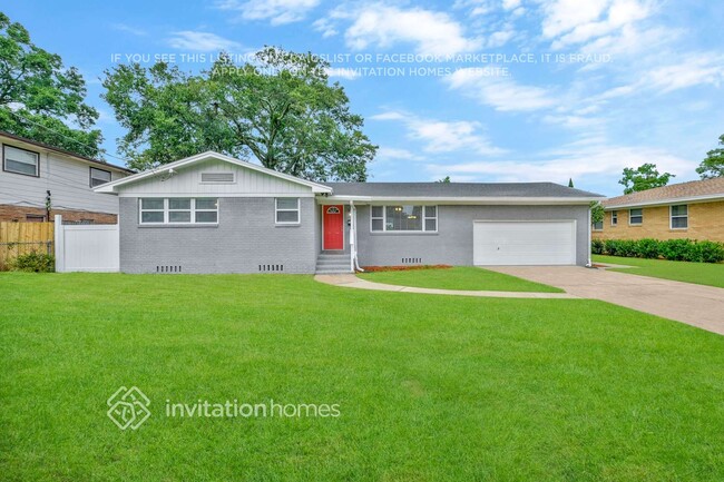 property at 8519 Lamanto Ave N