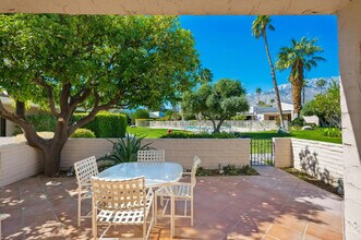 2604 N Whitewater Club Dr in Palm Springs, CA - Building Photo - Building Photo