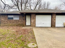 2013 W Emma Ave in Springdale, AR - Building Photo