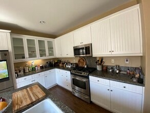 28785 S Lake Dr in Temecula, CA - Building Photo - Building Photo