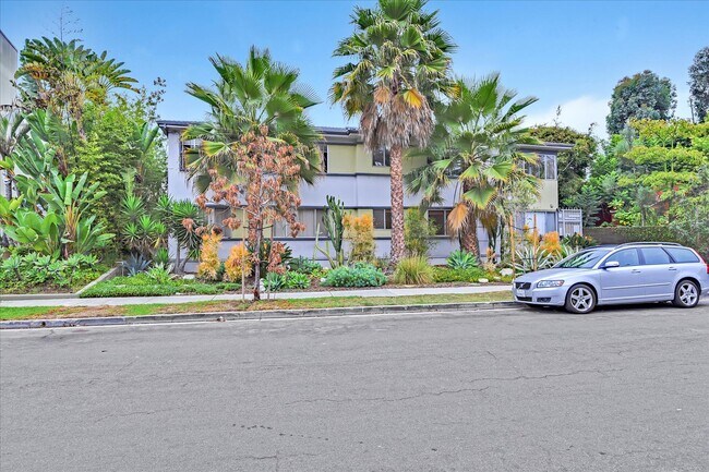 property at 827 Bay St