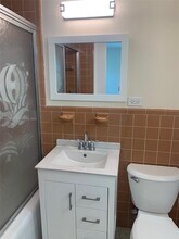 8245 SW 100th St in Miami, FL - Building Photo - Building Photo