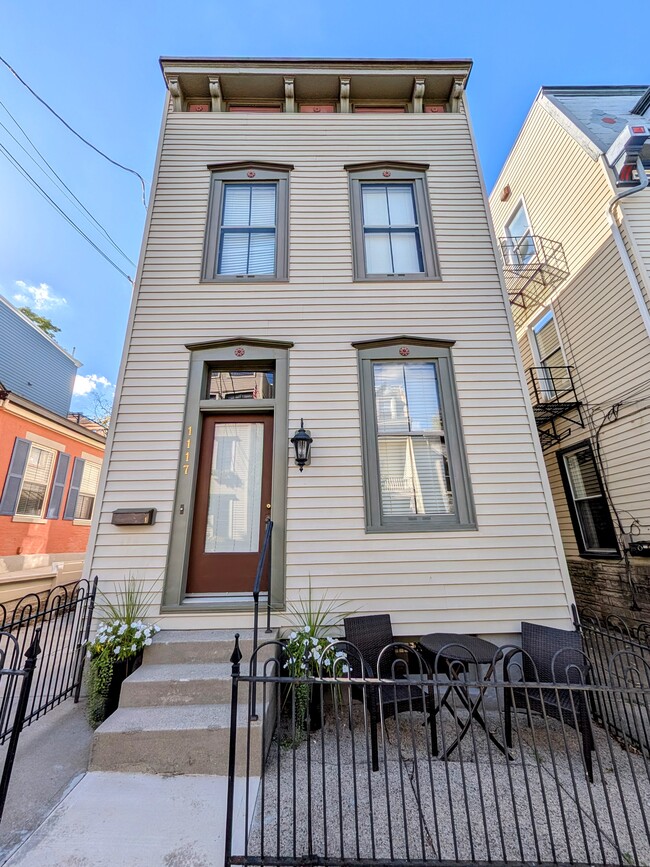 1117 Belvedere St, Unit 1
