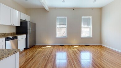 241 Havre St in Boston, MA - Building Photo - Building Photo