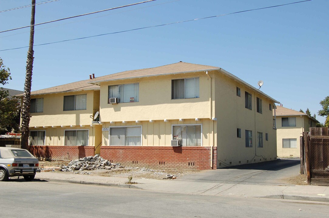 1371 Sunny Ct in San Jose, CA - Building Photo