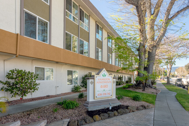 Hamilton Apartments in San Jose, CA - Foto de edificio - Building Photo