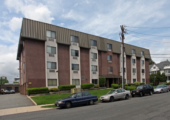 333 Park Studios in Hackensack, NJ - Foto de edificio - Building Photo
