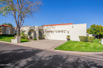 7332 E Montebello Ave in Scottsdale, AZ - Foto de edificio - Building Photo