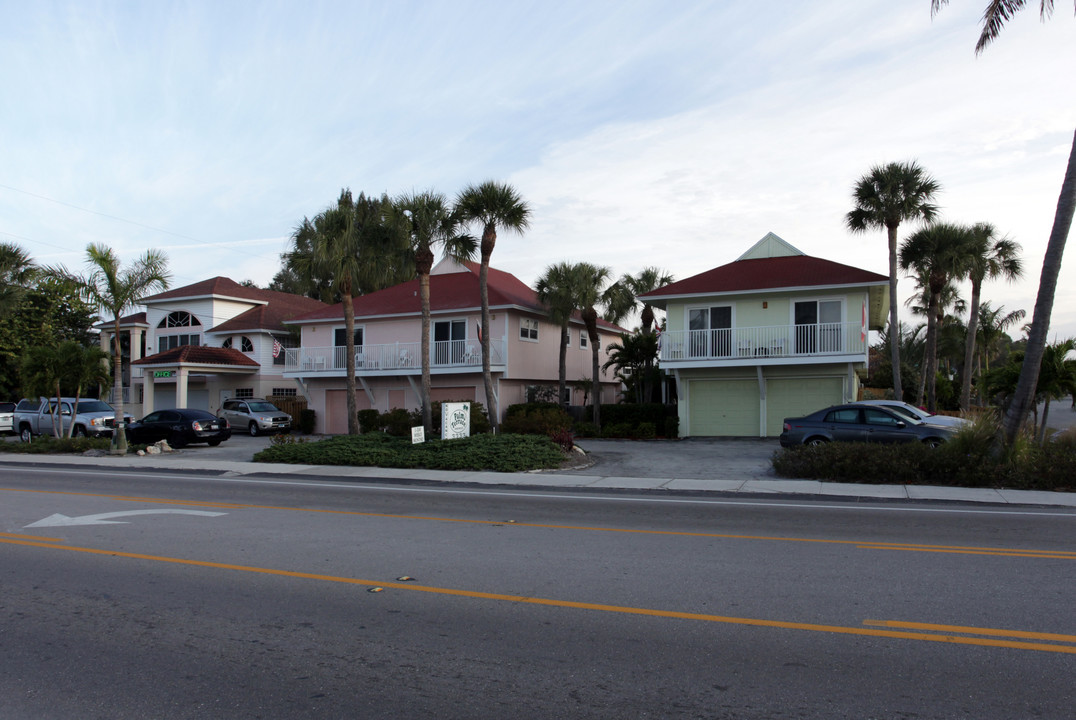 3321 Estero Blvd in Ft. Myers, FL - Building Photo