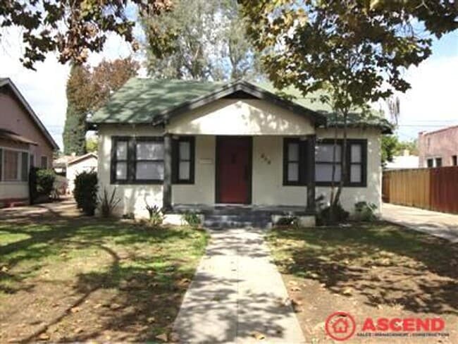 property at 212 Lincoln St