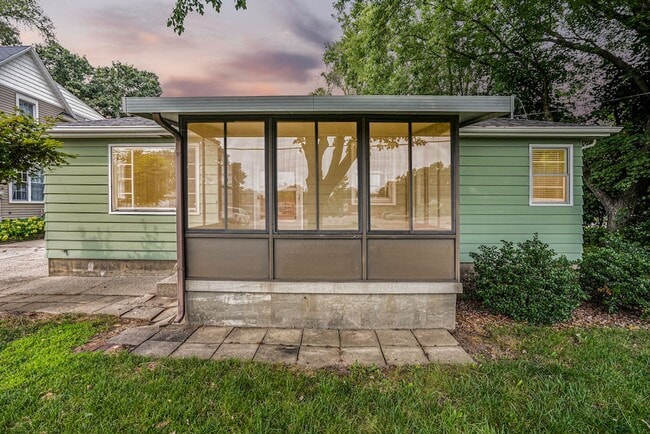 property at 2959 Locke Ave SW