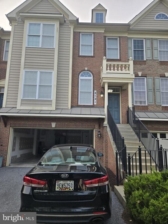 4121 Chariot Way in Upper Marlboro, MD - Building Photo
