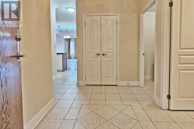 9901 Keele St in Vaughan, ON - Building Photo - Building Photo