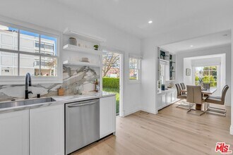 133 S Linden Dr in Beverly Hills, CA - Building Photo - Building Photo