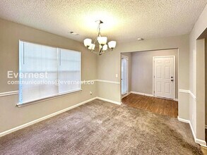 6826 Derby Ave in Fairburn, GA - Building Photo - Building Photo