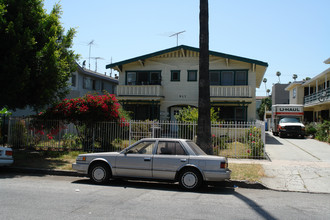 917 S Berendo St in Los Angeles, CA - Building Photo - Building Photo