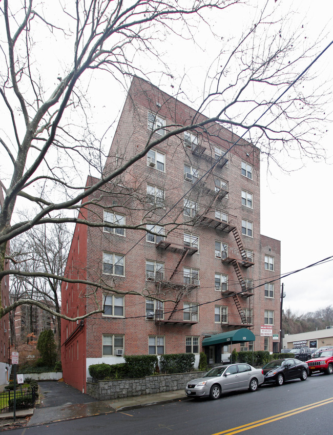 829 Bronx River Rd in Yonkers, NY - Building Photo - Building Photo