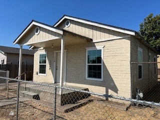 354 S Yosemite Ave in Oakdale, CA - Building Photo - Building Photo