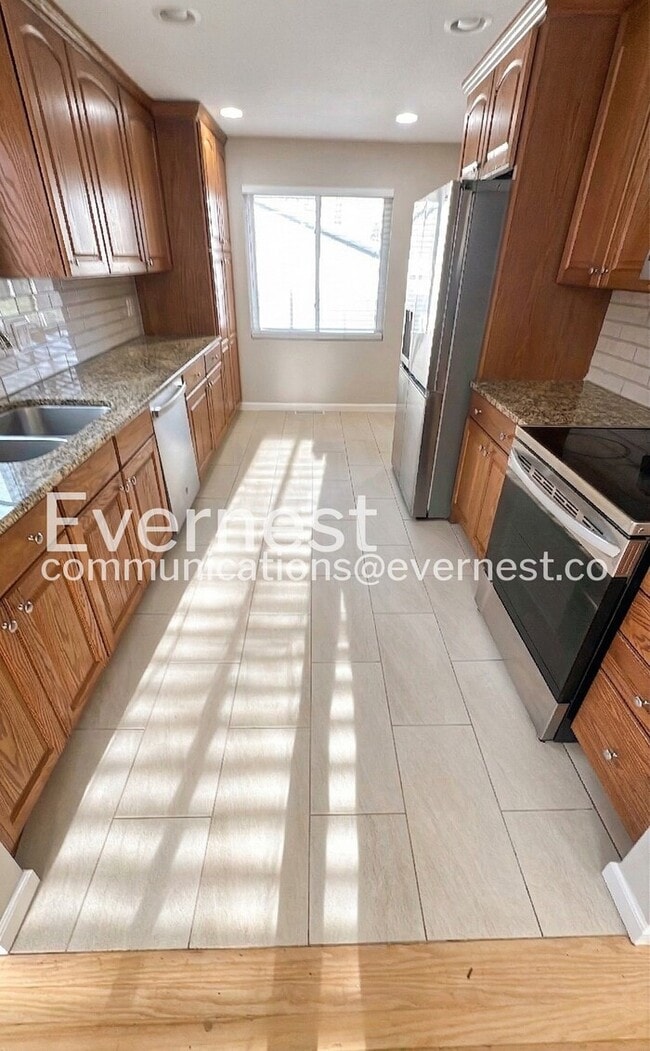 4185 S Inca St in Englewood, CO - Building Photo - Building Photo