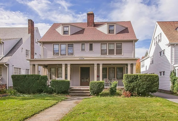 2300 S Overlook Rd in Cleveland Heights, OH - Building Photo