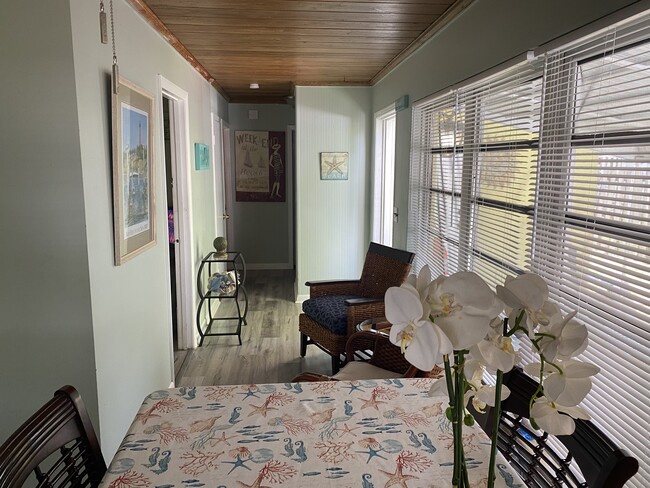 910 Rudolph Rd in Lake Worth Beach, FL - Building Photo - Building Photo