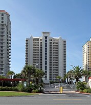 The Pearl in Navarre, FL - Building Photo