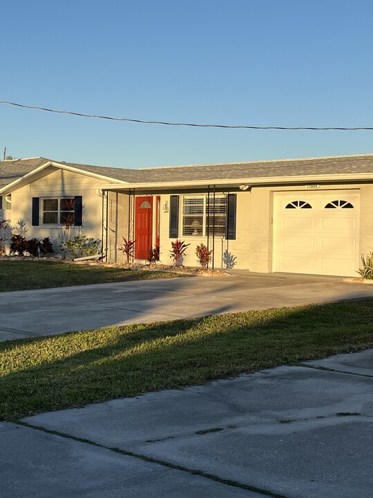 13604 Evelane Dr in Hudson, FL - Building Photo