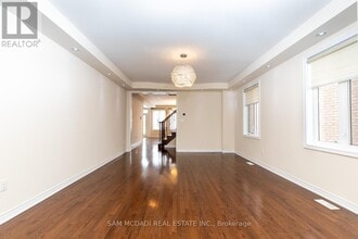 4 Jewelville St in Brampton, ON - Building Photo - Building Photo