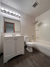 14346 32nd Ave NE in Seattle, WA - Building Photo - Building Photo