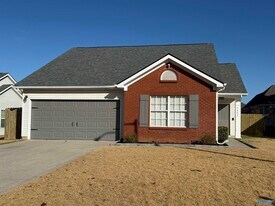2422 Quail Ridge Ln SW in Huntsville, AL - Building Photo
