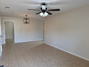 5816 Longoria Loop in Laredo, TX - Building Photo - Building Photo