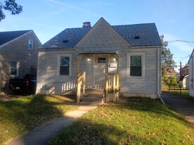 3502 River Park Dr in Louisville, KY - Building Photo