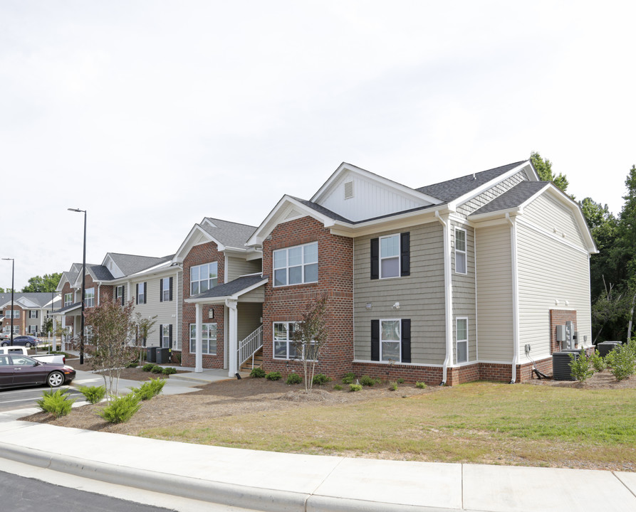 Barringers Trace in Mount Pleasant, NC - Building Photo