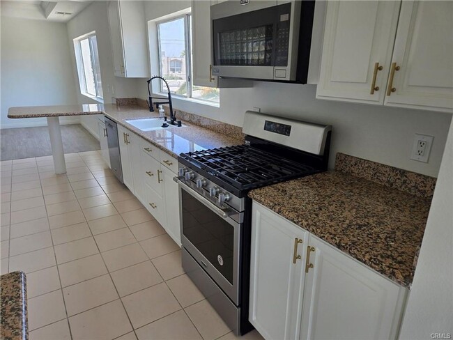 1414 S Saltair Ave in Los Angeles, CA - Building Photo - Building Photo