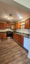 138 Laurel St in Lake Jackson, TX - Building Photo - Building Photo